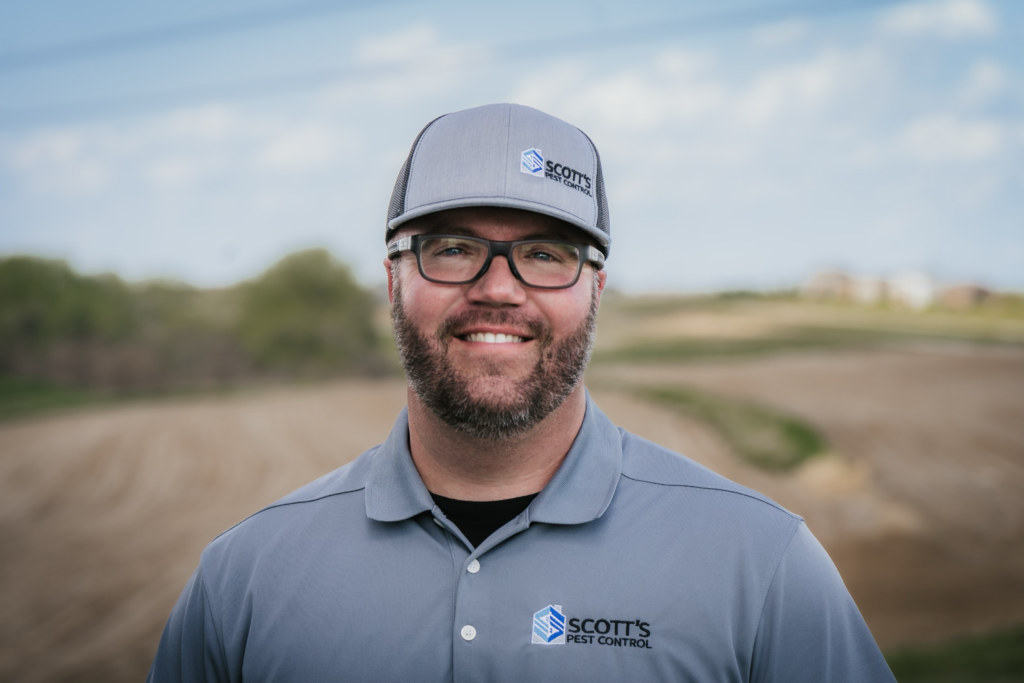 Valley Nebraska Pest Control with Scott